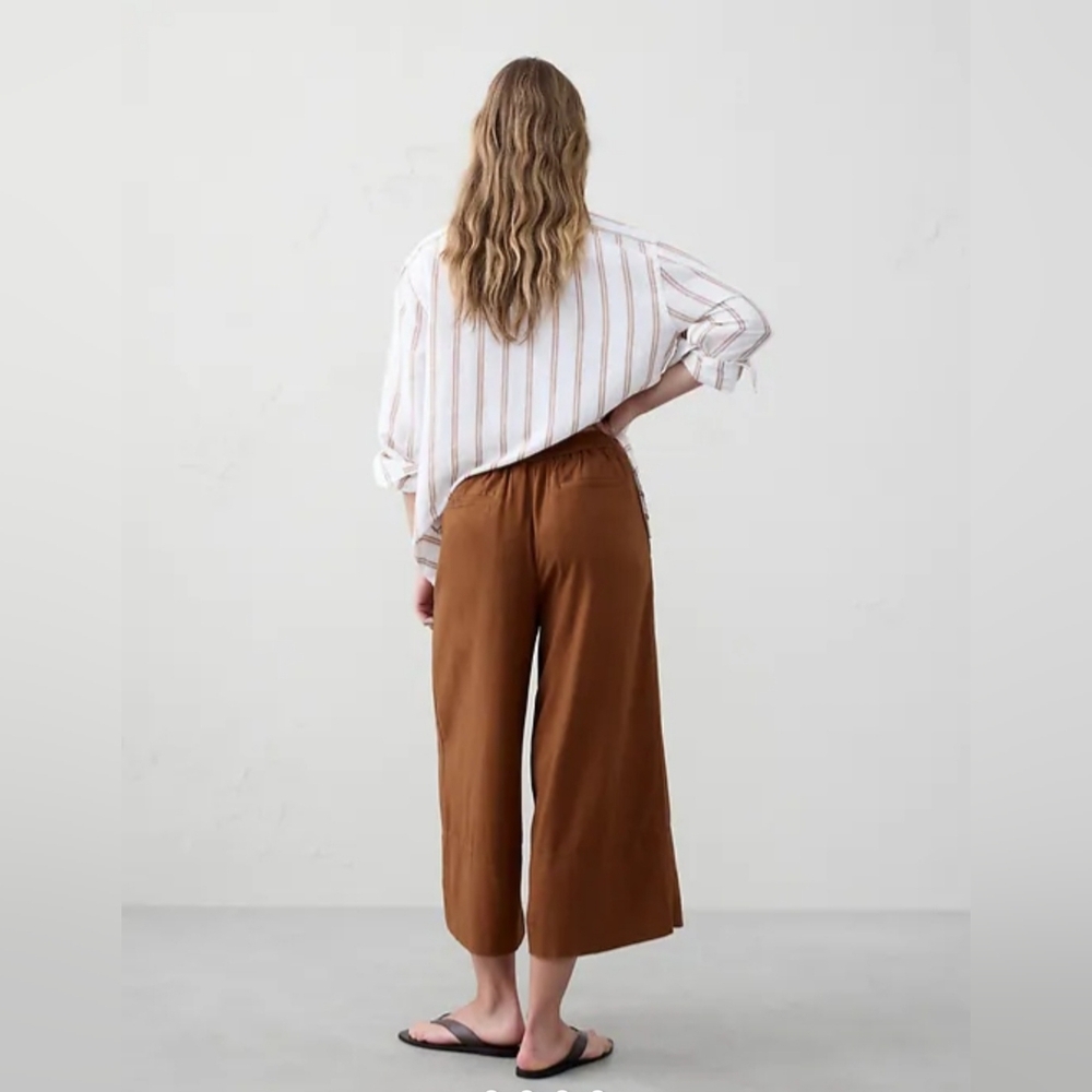 Banana Republic Wide Leg Crop - Picture 2 of 6